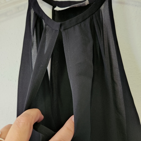 A.L.C./ Black Silk Moran Keyhole Sleeveless Top - Picture 4 of 9